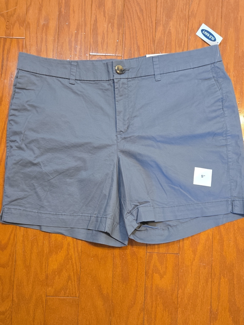 Old Navy Women's Grey Chino Shorts NWT Size 14
